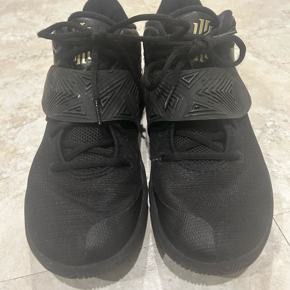 Men’s Nike Kyrie Flytrap 3 basketball shoes size 9 - Picture 5 of 5